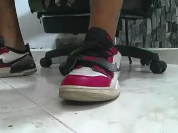 Chaturbate Free Porn Cam of srfindomfeet_