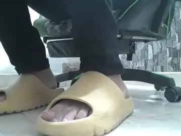 Chaturbate Live Porn of srfindomfeet_