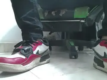 Chaturbate Sex Chat of srfindomfeet_