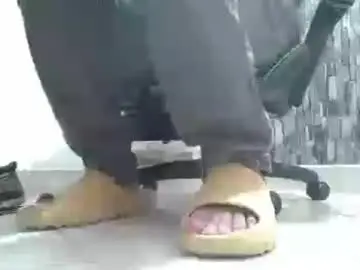 Chaturbate Best live sex cam show of srfindomfeet_