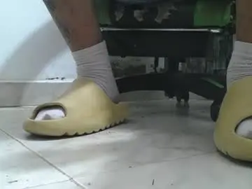 Chaturbate Free Porn Cam of srfindomfeet_