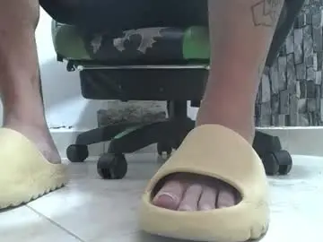 Chaturbate Free Porn Cam of srfindomfeet_