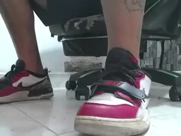 Chaturbate Watch Live Sex Cams of srfindomfeet_