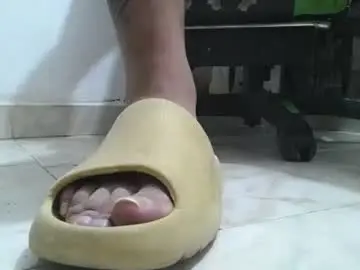 Chaturbate Watch Live Sex Cams of srfindomfeet_