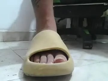 Chaturbate Adult Video Chat of srfindomfeet_