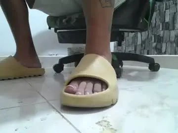 Chaturbate Nude Webcam of srfindomfeet_
