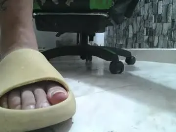 Chaturbate Nude Webcam of srfindomfeet_