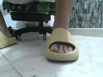Chaturbate Live Sex of srfindomfeet_