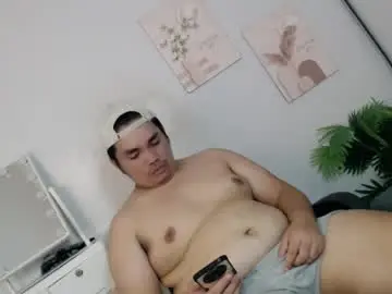 Chaturbate Nude Webcam of ure_fattytoy143