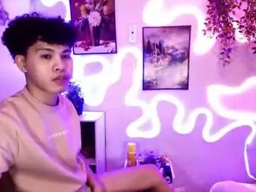 Chaturbate Live Sex Cam of hot_kisser19