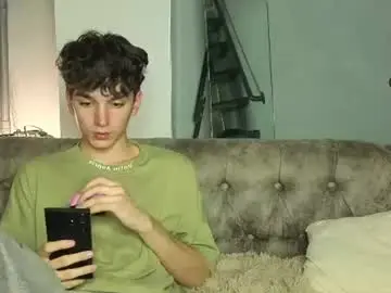Chaturbate Watch Live Sex Cams of em_chipsi