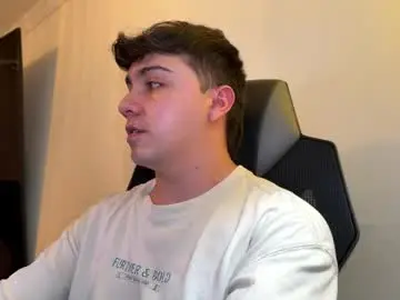 Chaturbate Sex Chat of aron__cooper