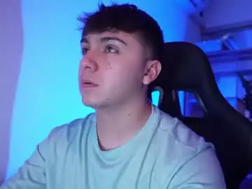Chaturbate Watch Live Sex Cams of aron__cooper