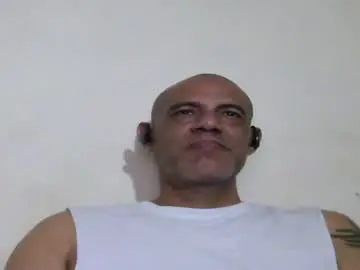 Chaturbate Live Sex Cam of retlam37