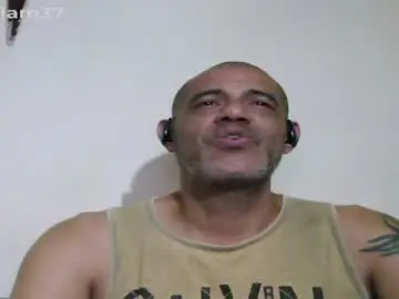 Chaturbate Nude Webcam of retlam37