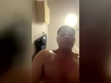 Chaturbate Live Sex Cam of armyskater32