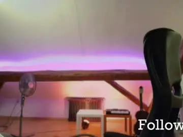 Chaturbate Watch Live Sex Cams of tritonspace