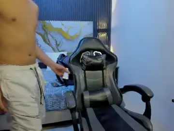 Chaturbate Nude Webcam of dark_desiree18