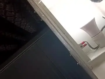 Chaturbate Live Sex Cam of midoumas1