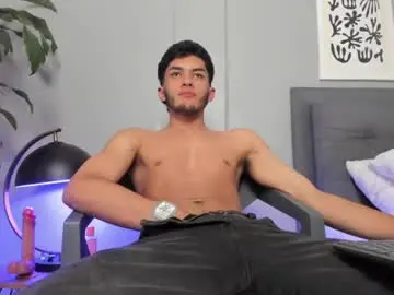 Chaturbate Best live sex cam show of tyler_fox_