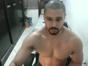 Chaturbate Free Porn Cam of brianaries