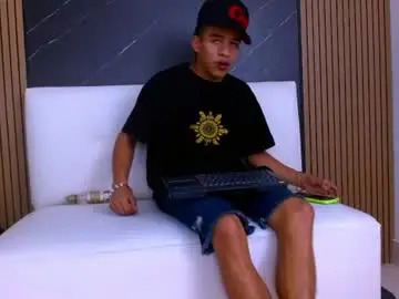 Chaturbate Live Sex Cam of lian_jacob