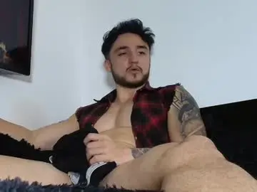 Chaturbate Live Sex Cam of latinboyvip_