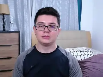 Chaturbate Live Sex Cam of kevinhunts