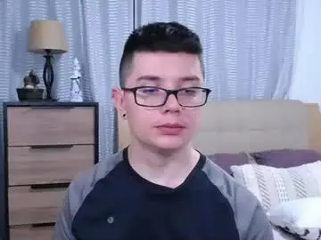 Chaturbate Live Sex Cam of kevinhunts