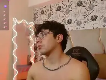 Chaturbate Adult Video Chat of axelnoir_tay