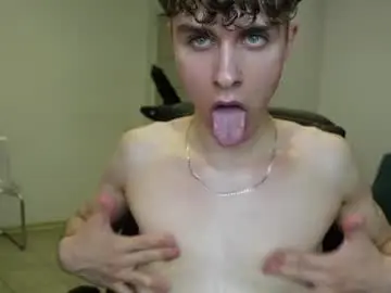 Chaturbate Live Sex Cam of damien_dallas