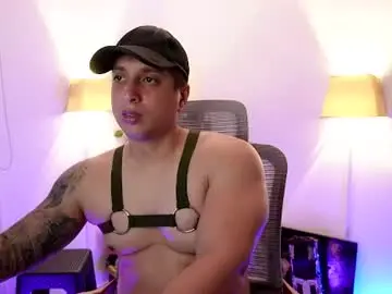 Chaturbate Live Sex Cam of appolo_allen
