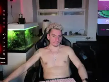 Chaturbate Watch Live Sex Cams of rayzel31