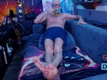 Chaturbate Live Sex Cam of kiveuxmakeu