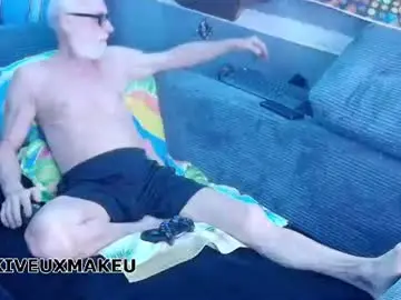 Chaturbate Free Porn Cam of kiveuxmakeu