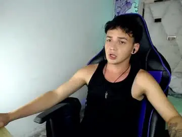 Chaturbate Live Sex Cam of mathiass_twinkk_