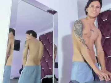 Chaturbate Nude Webcam of tonybenedetti