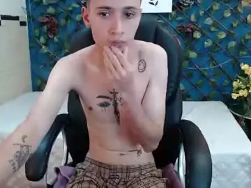 Chaturbate Watch Live Sex Cams of lucasssmith11