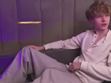 Chaturbate Private Sex Chat of curlytwinkboy