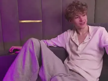 Chaturbate Sex Chat of curlytwinkboy