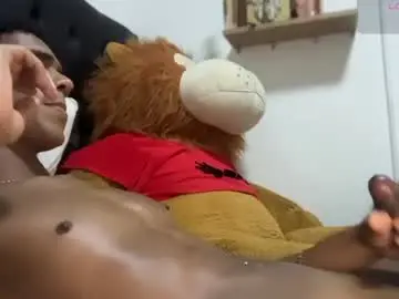 Chaturbate Adult Webcams of david_hot44