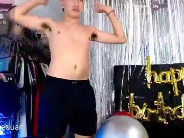 Chaturbate Live Porn of benji_hoter