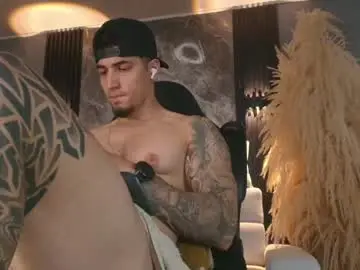 Chaturbate Live Porn of camiloalvarezzz3