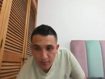 Chaturbate Adult Video Chat of alphadesire69