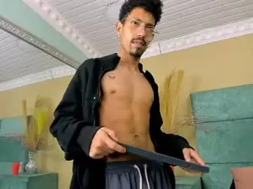 Chaturbate Live Sex Cam of noaahtylor