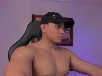 Chaturbate Live Sex Cam of roy__constance