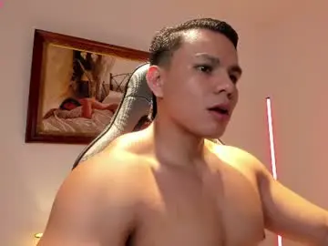 Chaturbate Live Sex Cam of roy__constance