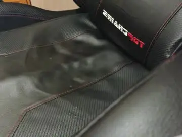 Chaturbate Live Sex Cam of golden_boyyy21