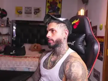 Chaturbate Free Porn Cam of logan_hugh8