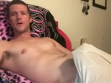 Chaturbate Live Sex Cam of tommygunzsolo